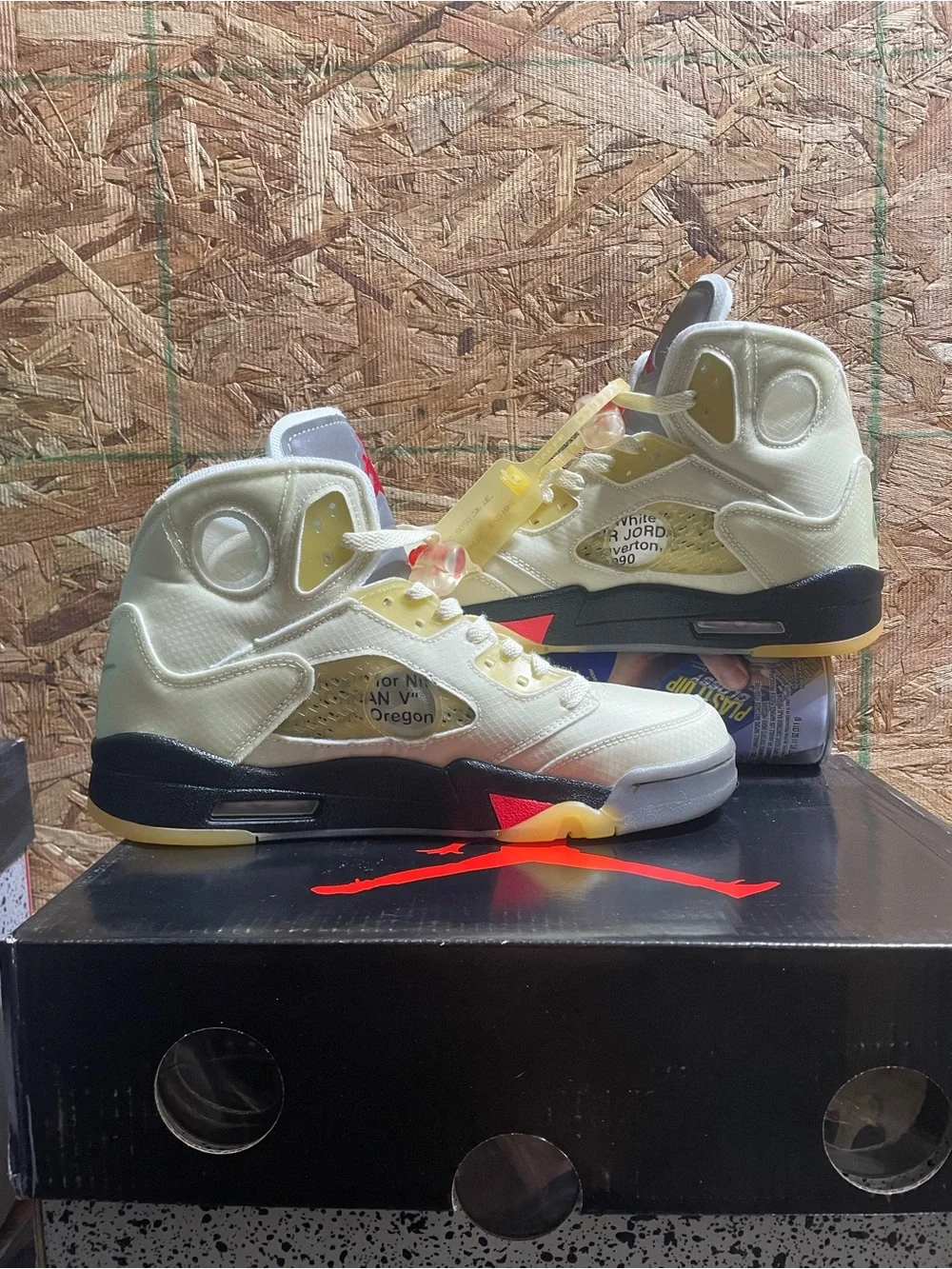 Air Jordan 5 Retro Off-White Sail (DAMAGED BOX)